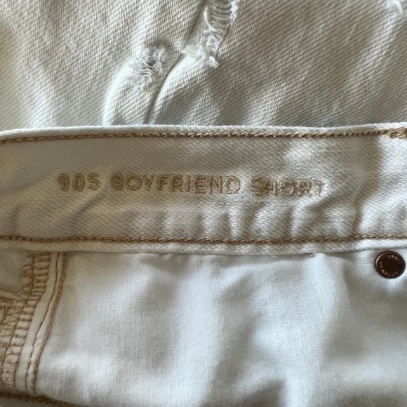 American Eagle Distressed White 90s Boyfriend Shorts Size 8 - Picture 11 of 13